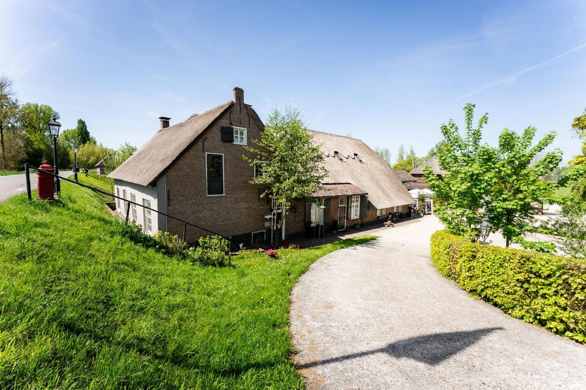 Herberg De Lingehoeve Oosterwijk Exterior foto